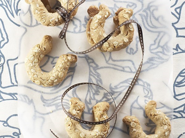 Honey, oat and barley horseshoes