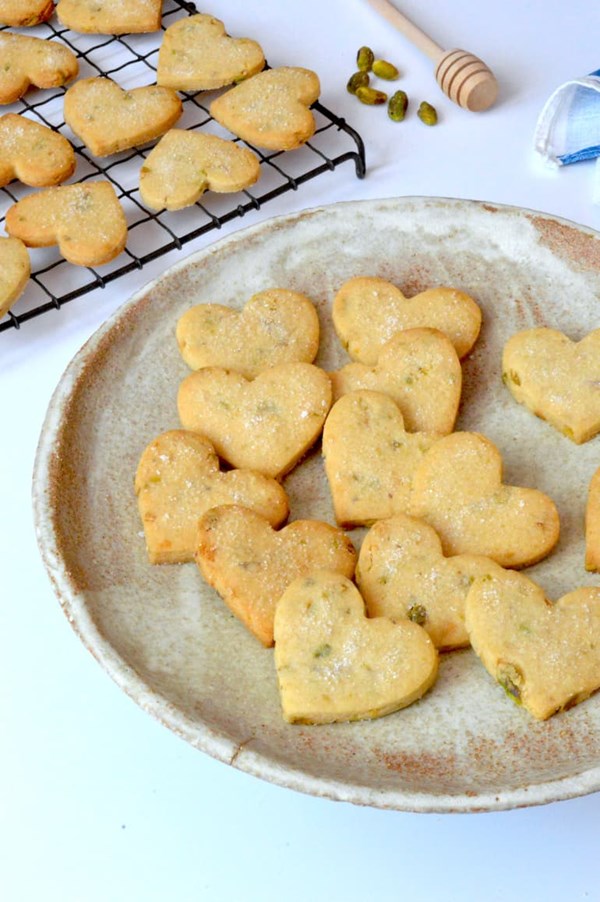 Honey pistachio shortbread