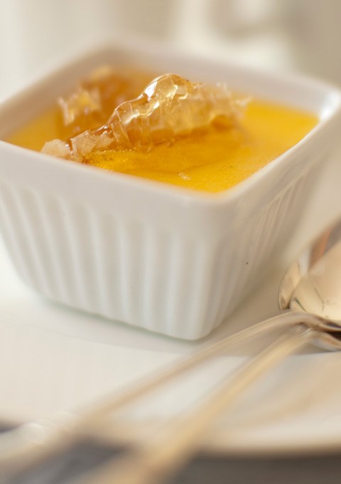Honey pots de crème with crushed toffee