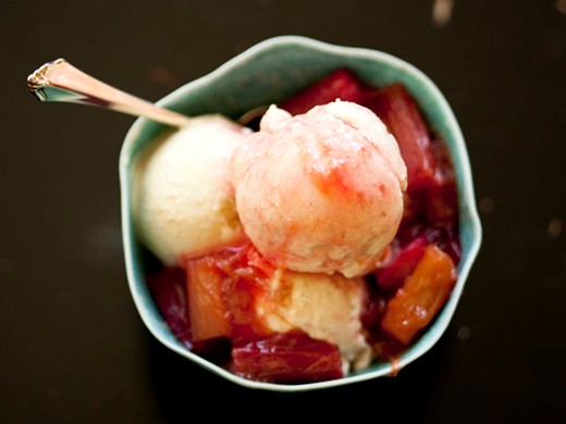 Honey-rhubarb ice cream