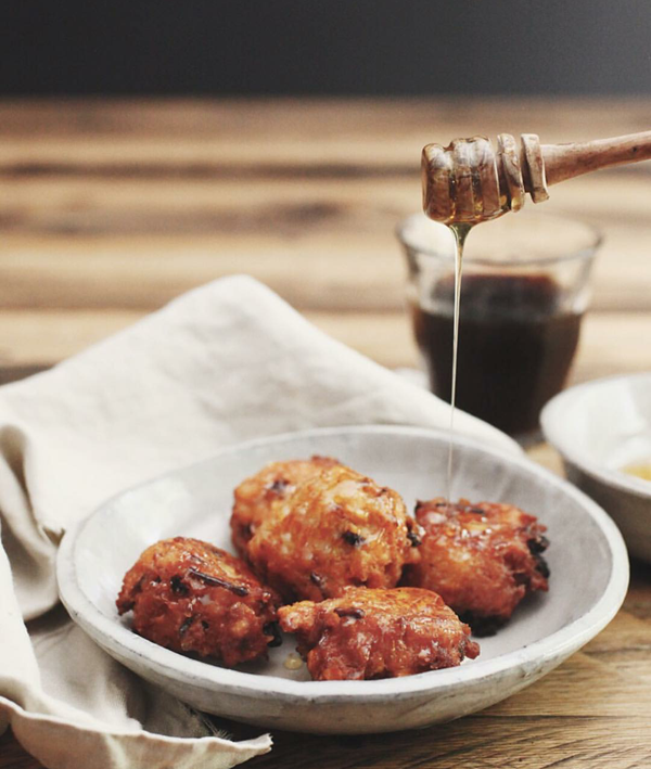 Honey-soaked matzo fritters (Pizzarelle)