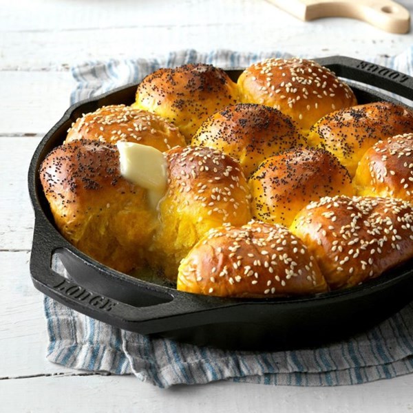 Honey-squash dinner rolls