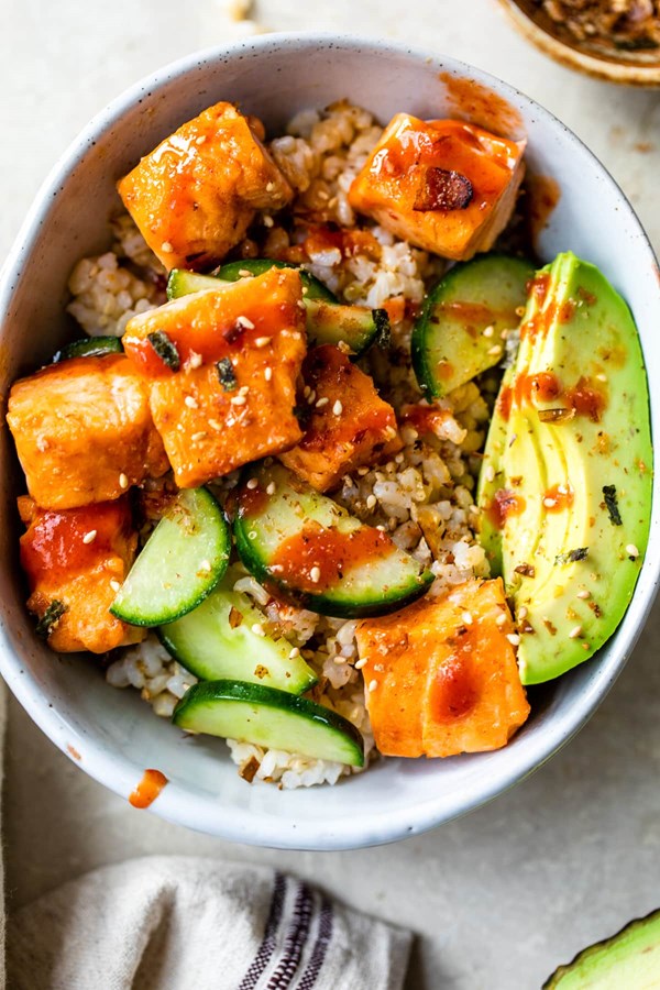 Honey Sriracha roasted salmon rice bowls 