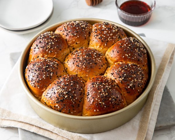 Honey-sweet potato dinner rolls