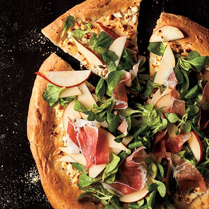 Honey-wheat pizza with pear-prosciutto salad