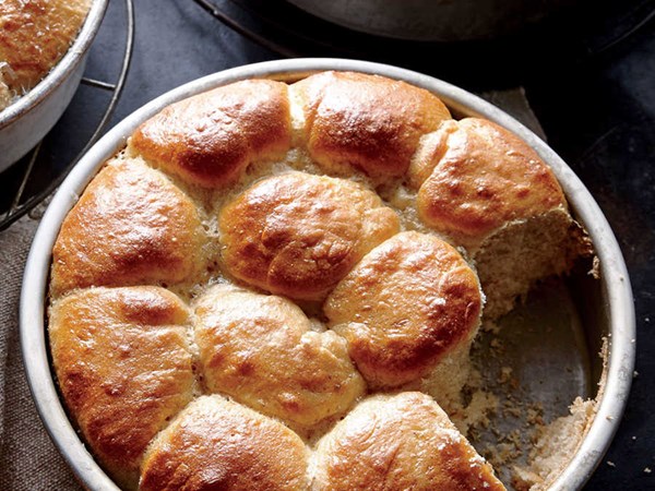 Honey whole-wheat pull-apart rolls