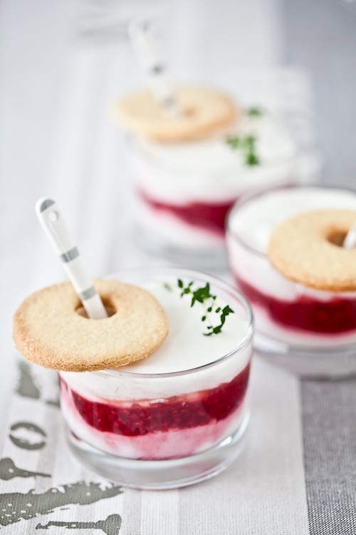 Honey yogurt mousse with raspberry coulis & shortbread cookies