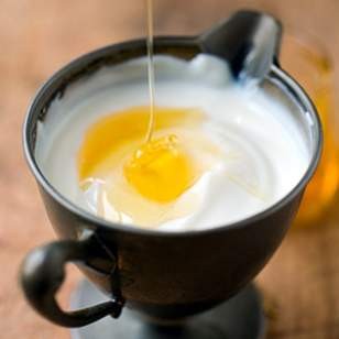 Honey-yogurt pancake sauce
