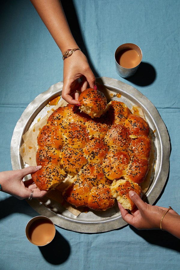 Honeycomb bread (Khaliat nahal)