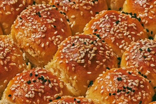 Honeycomb buns (Khaliat al nahl)