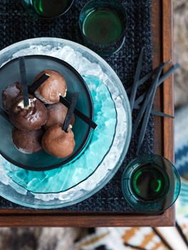 Honeycomb ice-cream balls