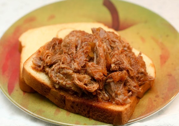 Honeycrisp apple pulled pork