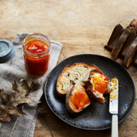 Honeyed apricot jam with cardamom