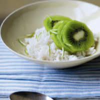 Honeyed kiwi with coconut rice pudding
