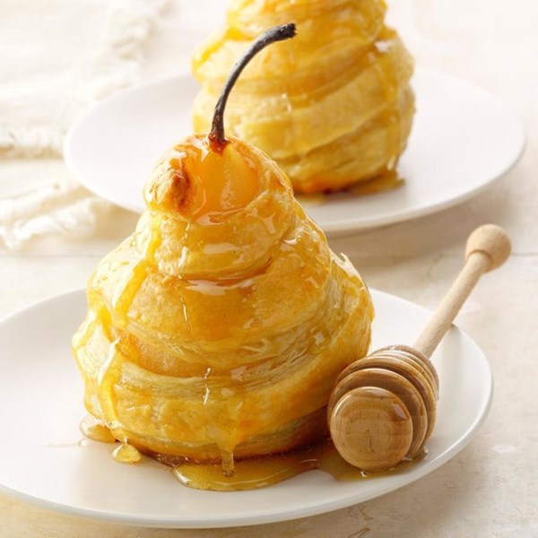 Honeyed pears in puff pastry