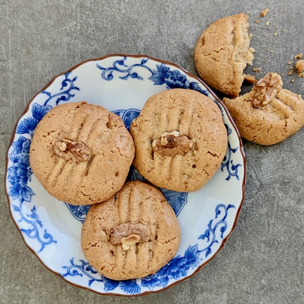 Hong Kong walnut biscuits