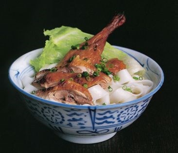 Hor fun soup noodles with roast duck
