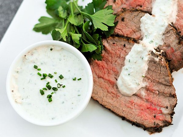 Horseradish cream sauce
