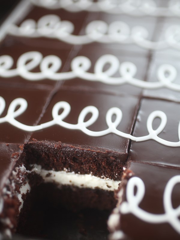 Hostess with the mostess snack cake