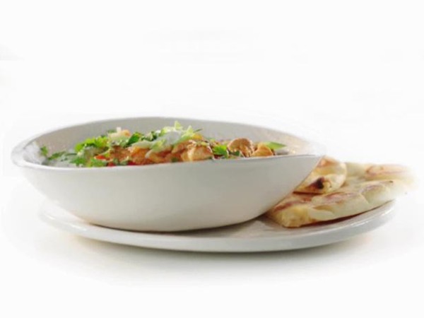 Hot & sweet pepper curry sauce with chicken, lamb, or beef