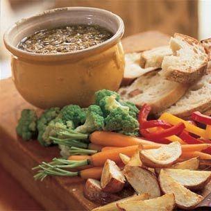 Hot anchovy and garlic dip (Bagna cauda)