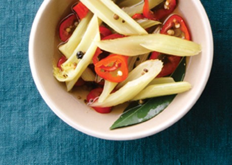 Hot-and-sour celery pickles