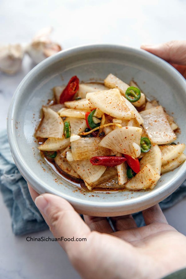 Hot and sour pickled radish
