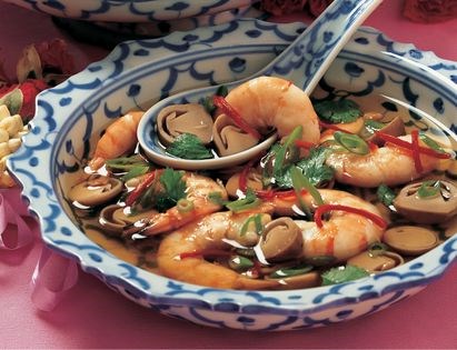 Hot-and-sour prawn soup