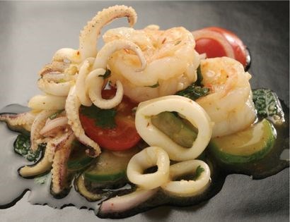 Hot and sour seafood salad (Yum talay)