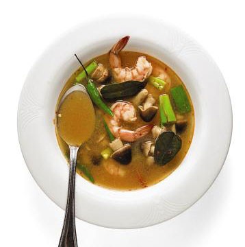 Hot and sour shrimp soup (Tom yum goong)