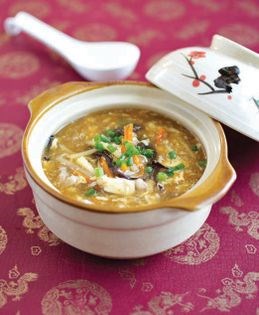 Hot and sour soup (Suan la tang)