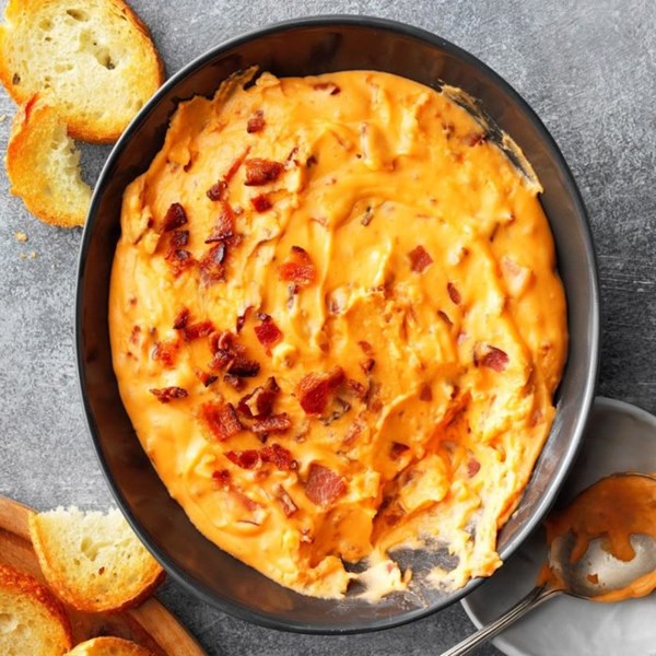 Hot bacon cheese dip