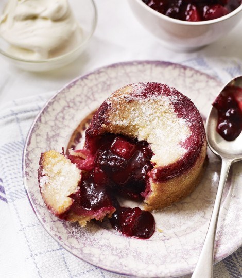 Hot blackcurrant and apple charlottes