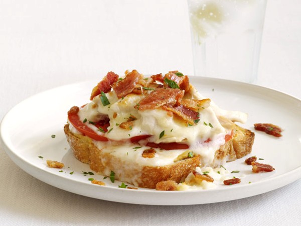 Hot Brown turkey sandwiches