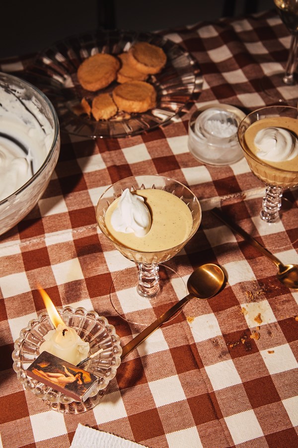 Hot buttered rum pudding