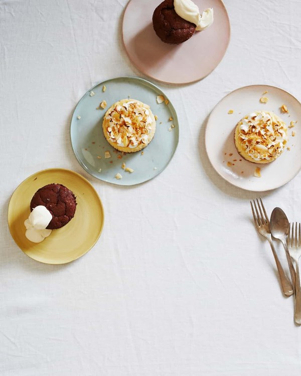 Hot chocolate and lime puddings