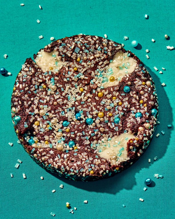 Hot chocolate bomb cookies
