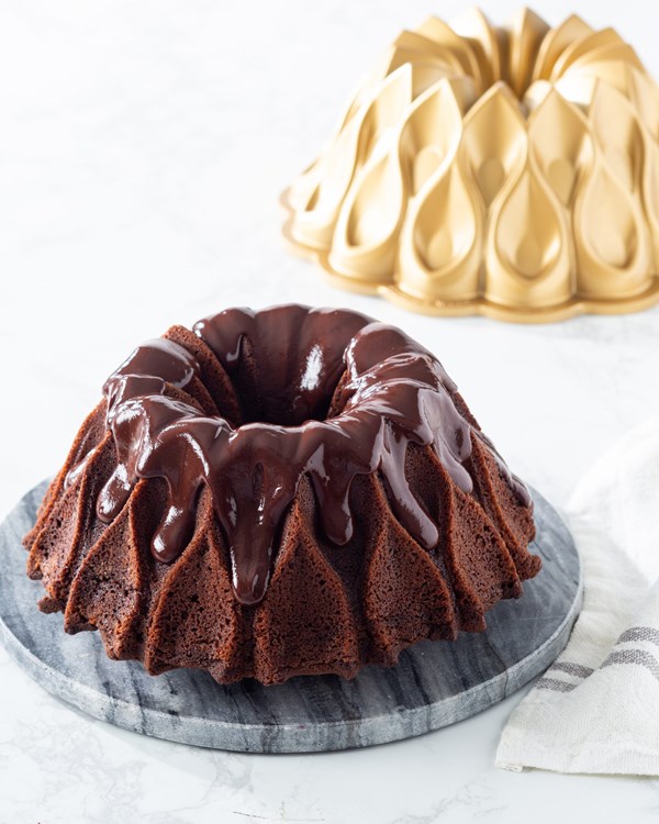 Hot chocolate bundt cake