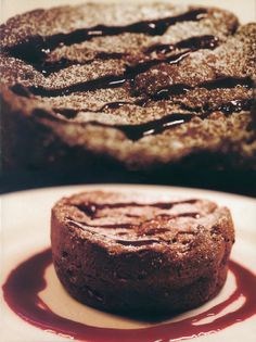 Hot chocolate cake with Banyuls syrup
