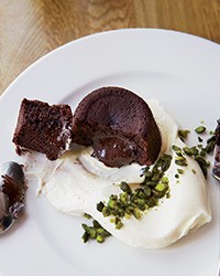 Hot chocolate pudding cakes