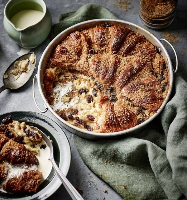 Hot croiss-ant pudding