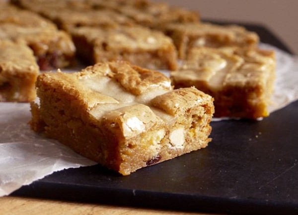 Hot cross blondies