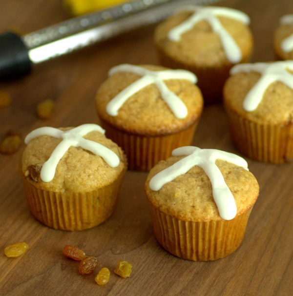 Hot cross bun muffins
