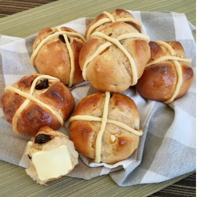Hot cross buns