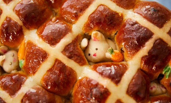 Hot cross buns with hiding bunnies
