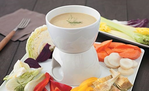 Hot dip with garlic and anchovies (Bagna cauda)