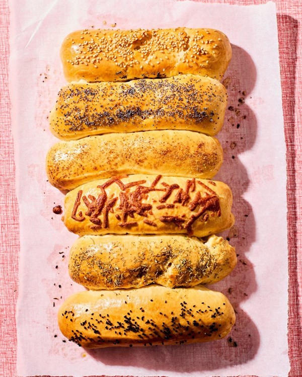 Hot dog buns