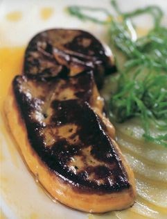 Hot duck foie gras with apple, lime and shredded sorrel