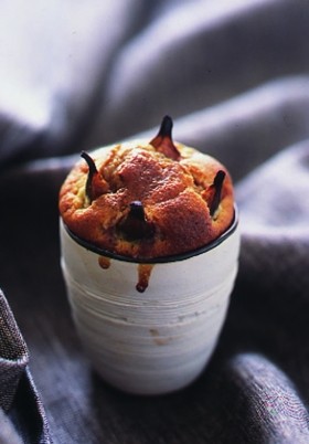 Hot fig and vanilla butter puddings