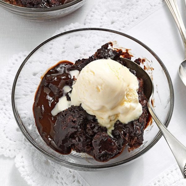 Hot fudge cake